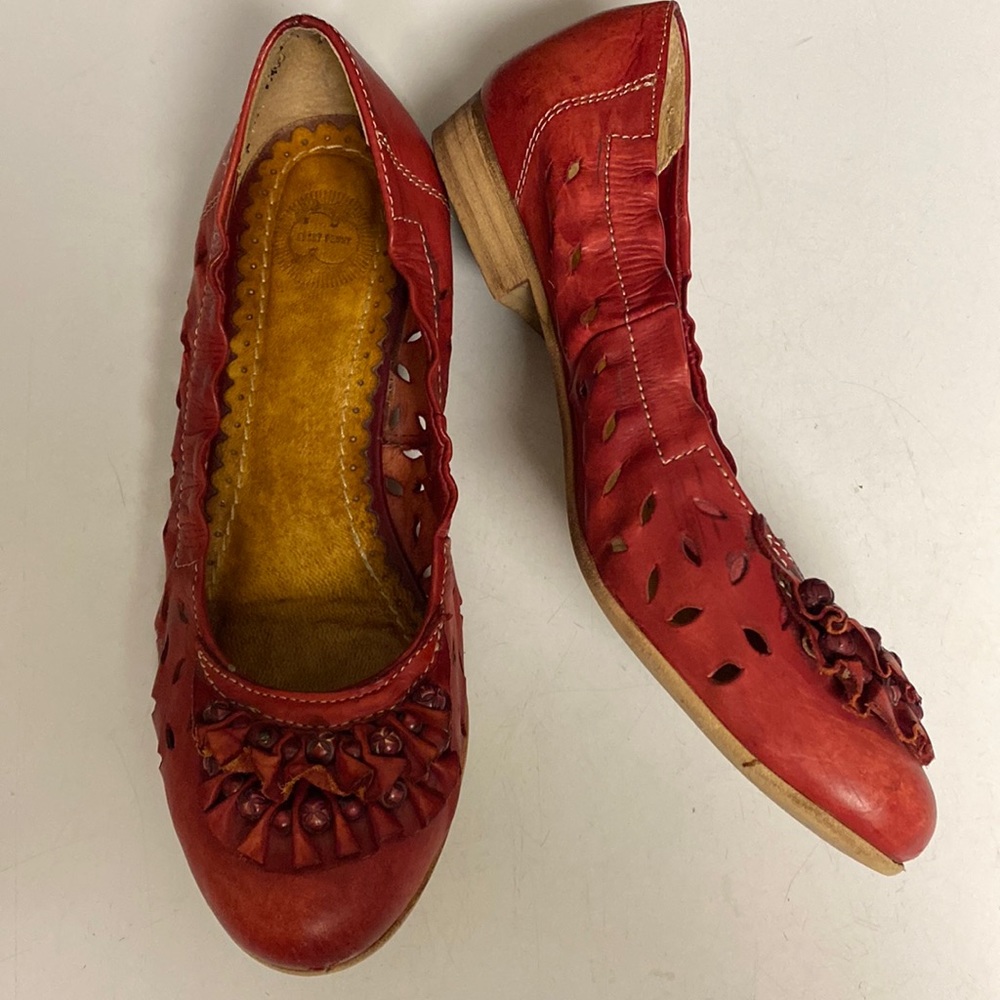 Lucky Penny Red Leather Flat Shoes size 7